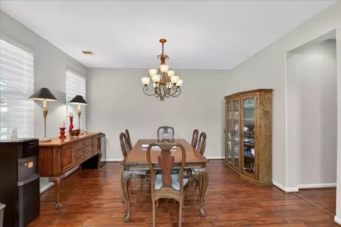 Dining - 2700 Espana Ln, Modesto, CA 95355 photo 2 of 3