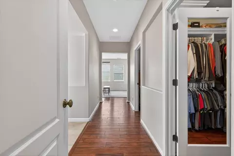 Entry Way - 2700 Espana Ln, Modesto, CA 95355 photo 6 of 7