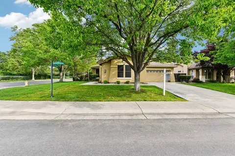 1040 Waterford Dr, West Sacramento, CA 95605