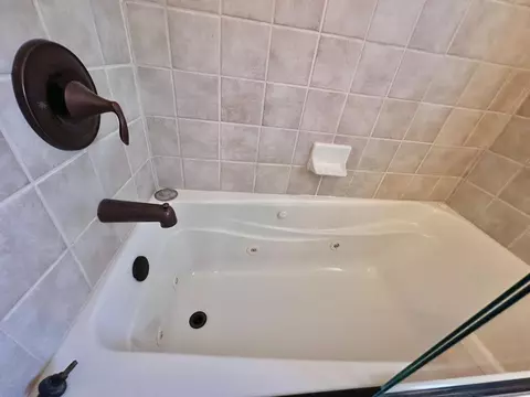 Bath - 258 Cottage Cir, Murphys, CA 95247 photo 2 of 4