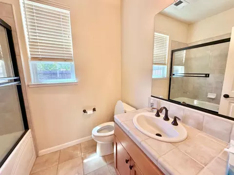 Bath - 258 Cottage Cir, Murphys, CA 95247 photo 1 of 4