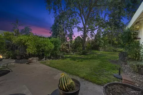 Exterior - 5508 Whitfield Way, Carmichael, CA 95608 photo 16 of 27