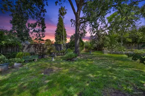 Exterior - 5508 Whitfield Way, Carmichael, CA 95608 photo 17 of 27