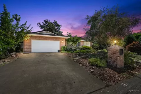Exterior - 5508 Whitfield Way, Carmichael, CA 95608 photo 2 of 27
