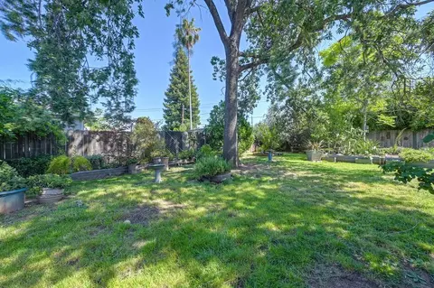 Exterior - 5508 Whitfield Way, Carmichael, CA 95608 photo 4 of 27