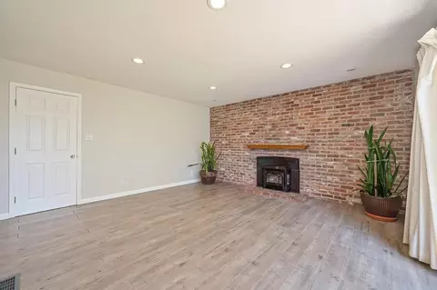 Living - 5508 Whitfield Way, Carmichael, CA 95608 photo 5 of 10