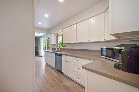 Kitchen - 5508 Whitfield Way, Carmichael, CA 95608 photo 6 of 6