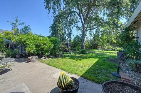 Exterior - 5508 Whitfield Way, Carmichael, CA 95608 photo 15 of 27