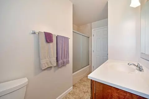 Bath - 5508 Whitfield Way, Carmichael, CA 95608 photo 1 of 4