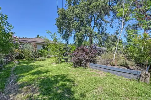 Exterior - 5508 Whitfield Way, Carmichael, CA 95608 photo 14 of 27