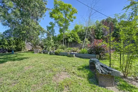 Exterior - 5508 Whitfield Way, Carmichael, CA 95608 photo 11 of 27