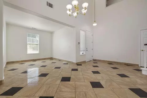Living - 3105 Ripple Ct, Modesto, CA 95355 photo 2 of 4