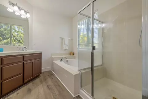 Bath - 3105 Ripple Ct, Modesto, CA 95355 photo 1 of 5