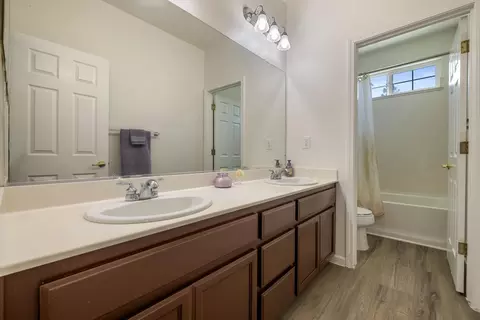 Bath - 3105 Ripple Ct, Modesto, CA 95355 photo 4 of 5