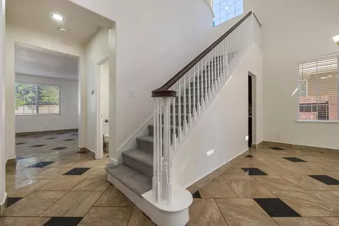 Entry Way - 3105 Ripple Ct, Modesto, CA 95355 photo 7 of 12