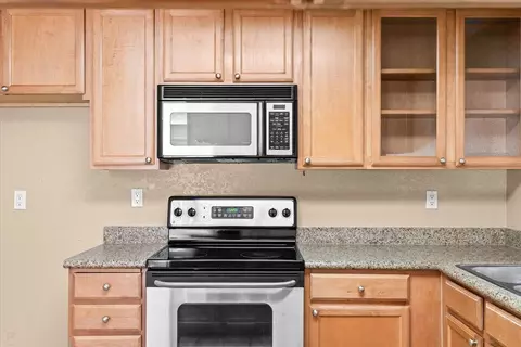 Kitchen - 4064 Elmo Loop, Modesto, CA 95356 photo 2 of 5