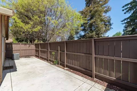 Exterior - 4064 Elmo Loop, Modesto, CA 95356 photo 4 of 10