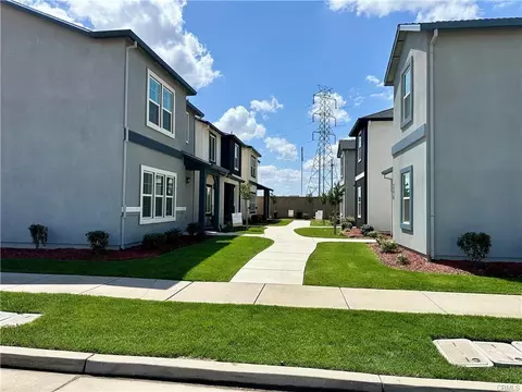 Exterior - 242 Montage Dr, Merced, CA 95348 photo 4 of 14