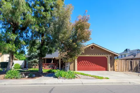 376 Foxmeadow Way, Los Banos, CA 93635