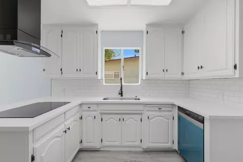 Kitchen - 1434 Fordham Ave, Modesto, CA 95350 photo 2 of 5