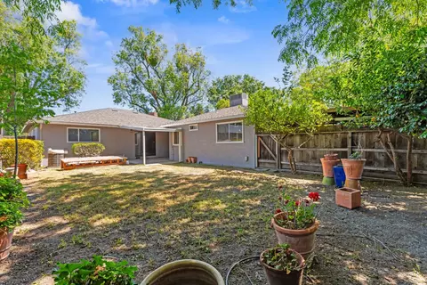 Exterior - 1434 Fordham Ave, Modesto, CA 95350 photo 2 of 6
