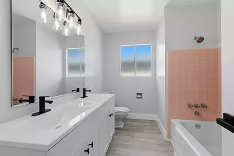 Bath - 1434 Fordham Ave, Modesto, CA 95350 photo 1 of 4