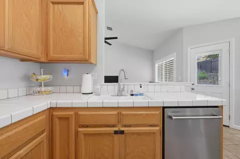 Kitchen - 5013 Charter Rd, Rocklin, CA 95765 photo 2 of 3