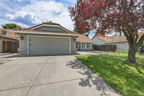Exterior - 5013 Charter Rd, Rocklin, CA 95765 photo 3 of 11
