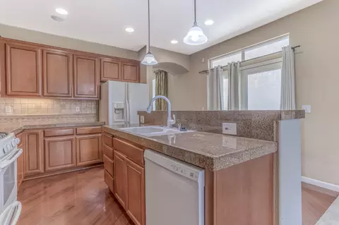 Kitchen - 188 Thomsen Rd, Lathrop, CA 95330 photo 2 of 2