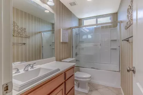 Bath - 188 Thomsen Rd, Lathrop, CA 95330 photo 2 of 5