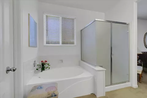 Bath - 1729 Hicks Ave, Olivehurst, CA 95961 photo 2 of 5