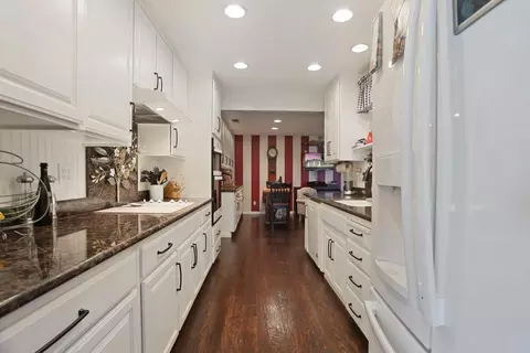 Kitchen - 747 Foxfire Dr, Manteca, CA 95337 photo 3 of 9