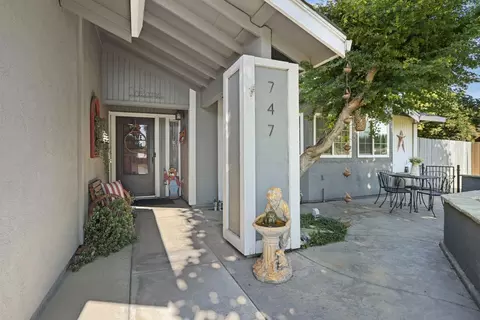 Exterior - 747 Foxfire Dr, Manteca, CA 95337 photo 6 of 16