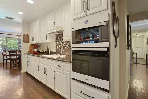 Kitchen - 747 Foxfire Dr, Manteca, CA 95337 photo 5 of 9