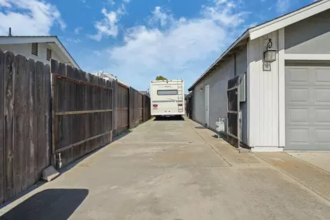 Exterior - 747 Foxfire Dr, Manteca, CA 95337 photo 16 of 16