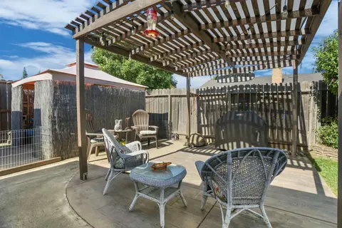 Exterior - 747 Foxfire Dr, Manteca, CA 95337 photo 10 of 16