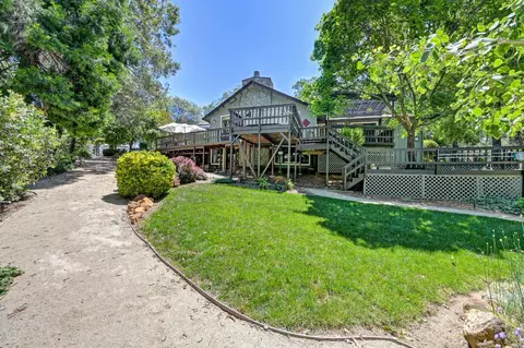 5125 Thomas Dr, Auburn, CA 95602
