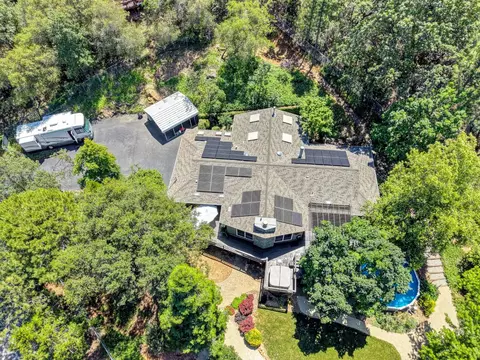 5125 Thomas Dr, Auburn, CA 95602