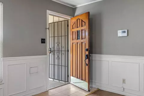 Entry Way - 253 E Canterbury Dr, Stockton, CA 95207 photo 1 of 3