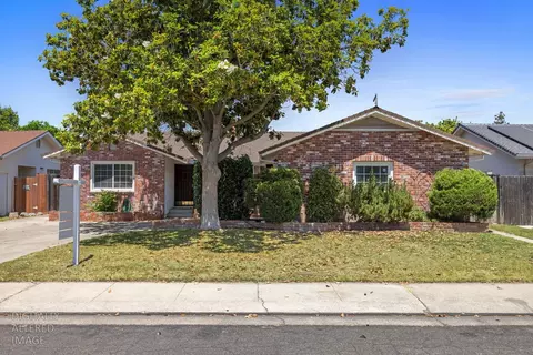253 E Canterbury Dr, Stockton, CA 95207