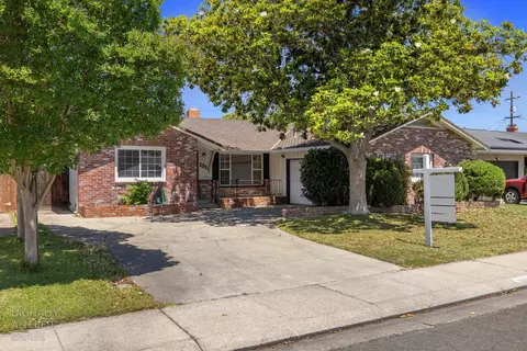 Exterior - 253 E Canterbury Dr, Stockton, CA 95207 photo 2 of 5