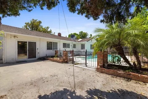 Exterior - 253 E Canterbury Dr, Stockton, CA 95207 photo 5 of 5