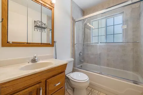 Bath - 253 E Canterbury Dr, Stockton, CA 95207 photo 2 of 2
