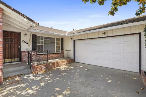 Exterior - 253 E Canterbury Dr, Stockton, CA 95207 photo 3 of 5