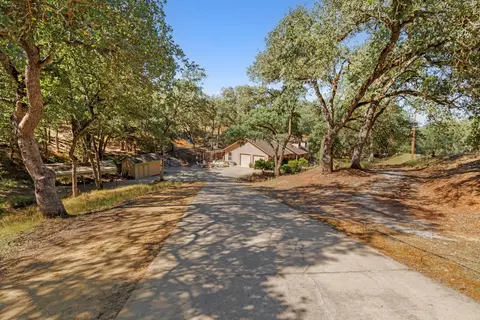 8749 Stinson View Rd, Valley Springs, CA 95252