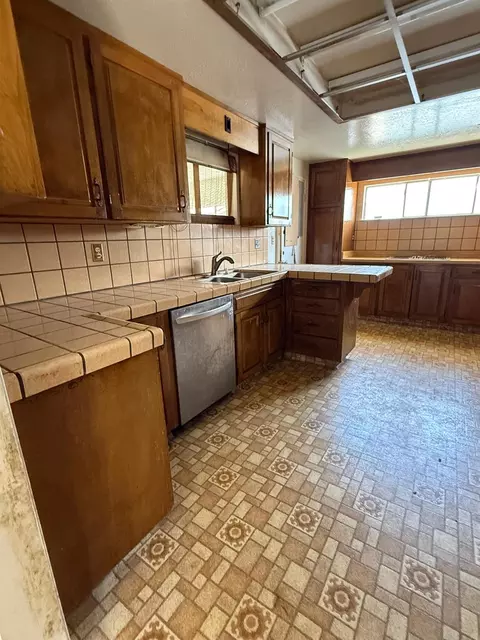 417 Eaton Ave, Tracy, CA 95376 photo 5