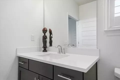 Bath - 8317 Evans Tree Dr, Roseville, CA 95747 photo 5 of 9