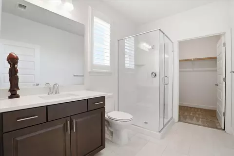 Bath - 8317 Evans Tree Dr, Roseville, CA 95747 photo 4 of 9