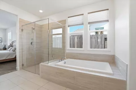 Bath - 8317 Evans Tree Dr, Roseville, CA 95747 photo 1 of 9