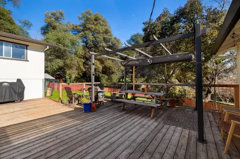 Exterior - 20475 Eureka Dr, Sonora, CA 95370 photo 1 of 9